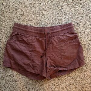 Athleta Cabo Linen 4” shirts size 14